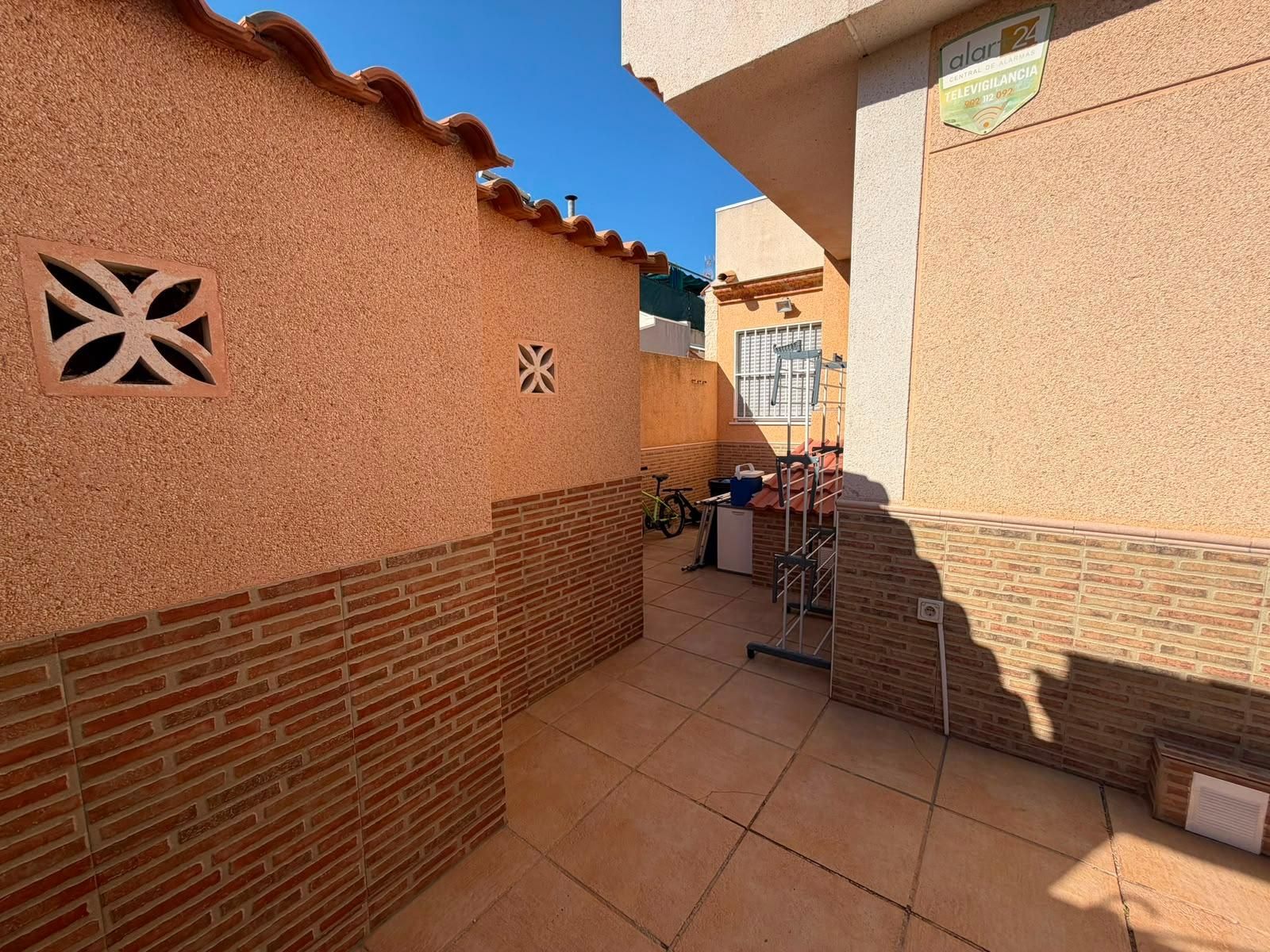3-Bedroom Quad in Carrefour, Torrevieja - Image 13