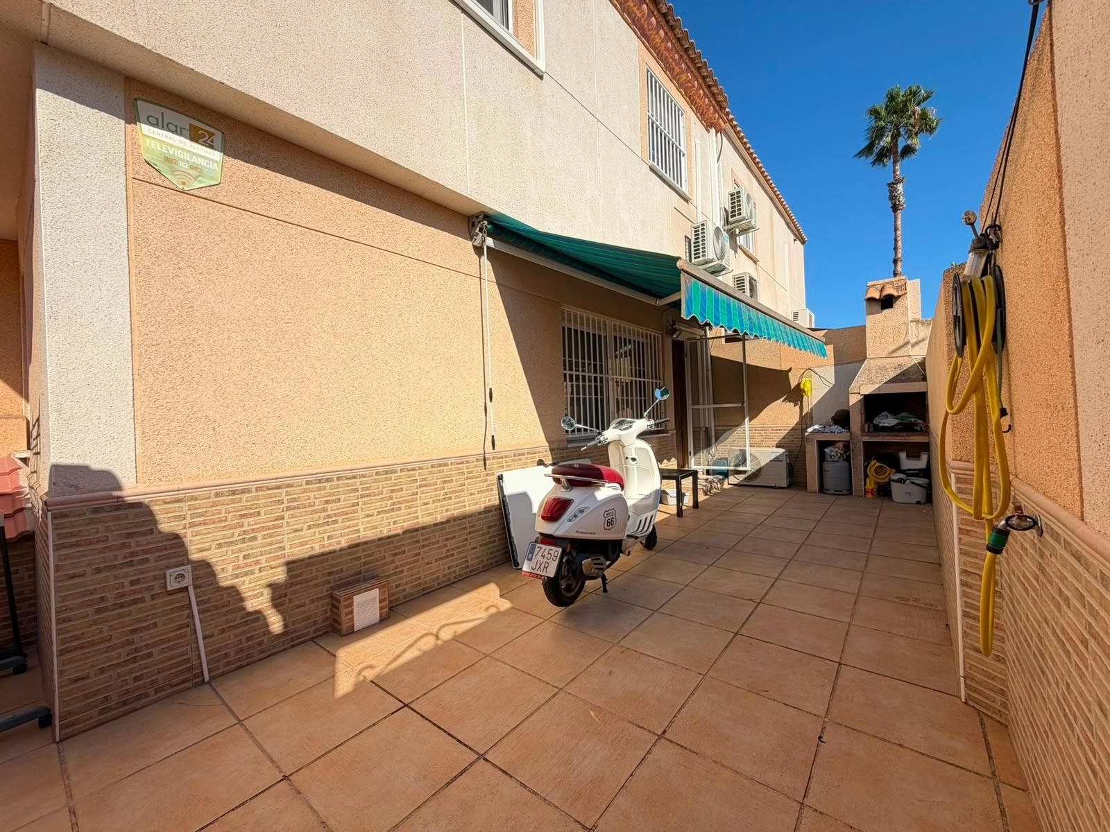 3-Bedroom Quad in Carrefour, Torrevieja - Image 14