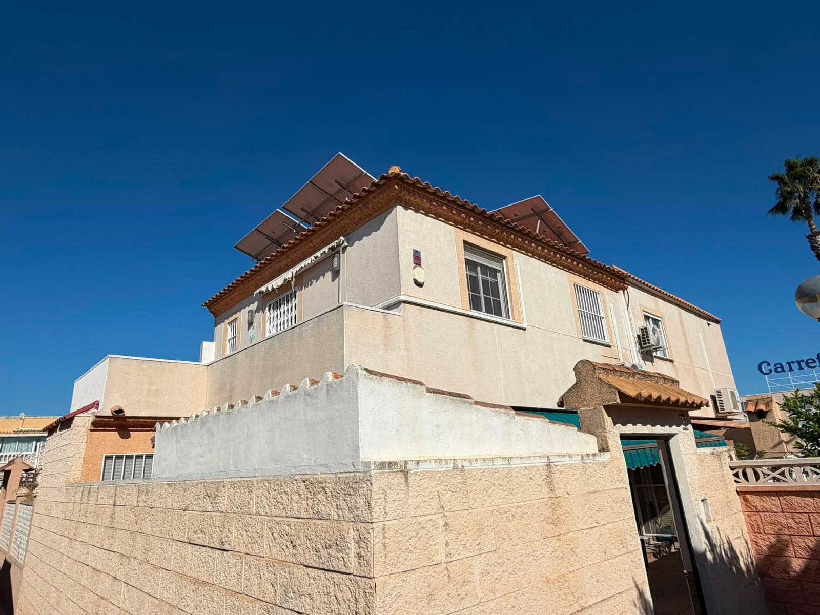 3-Bedroom Quad in Carrefour, Torrevieja - Image 2