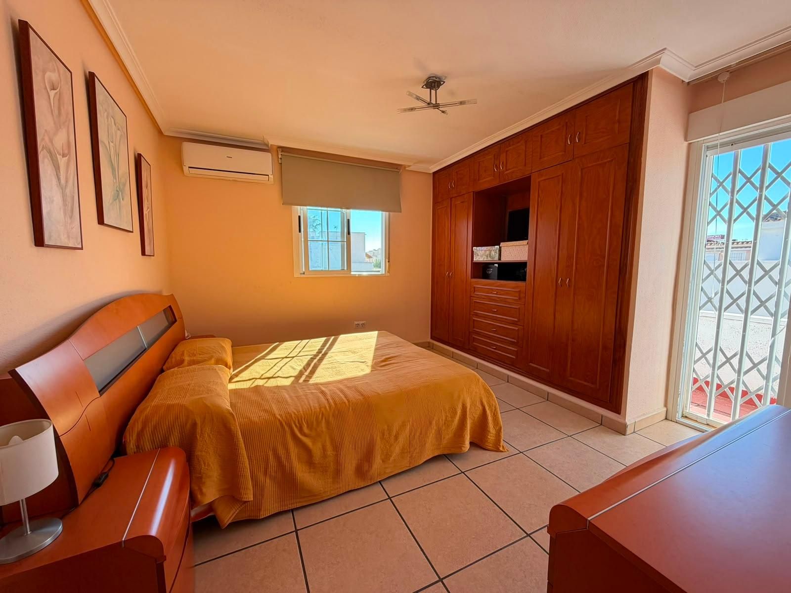 3-Bedroom Quad in Carrefour, Torrevieja - Image 30