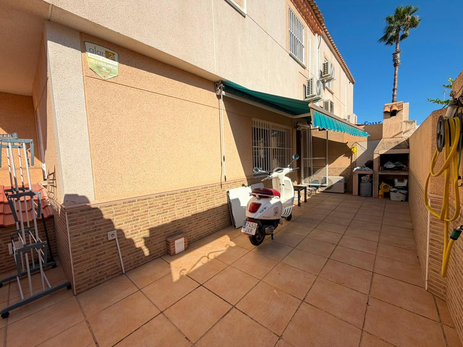 3-Bedroom Quad in Carrefour, Torrevieja - Image 5