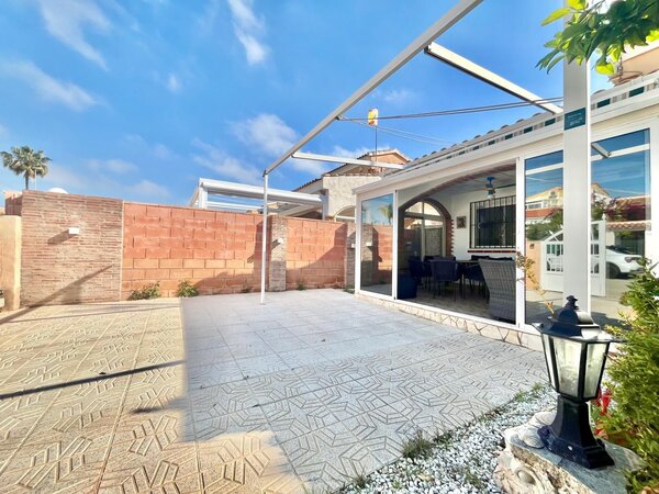 3 magamistuba - Villa - Los Almendros-la Florida Orihuela Costa