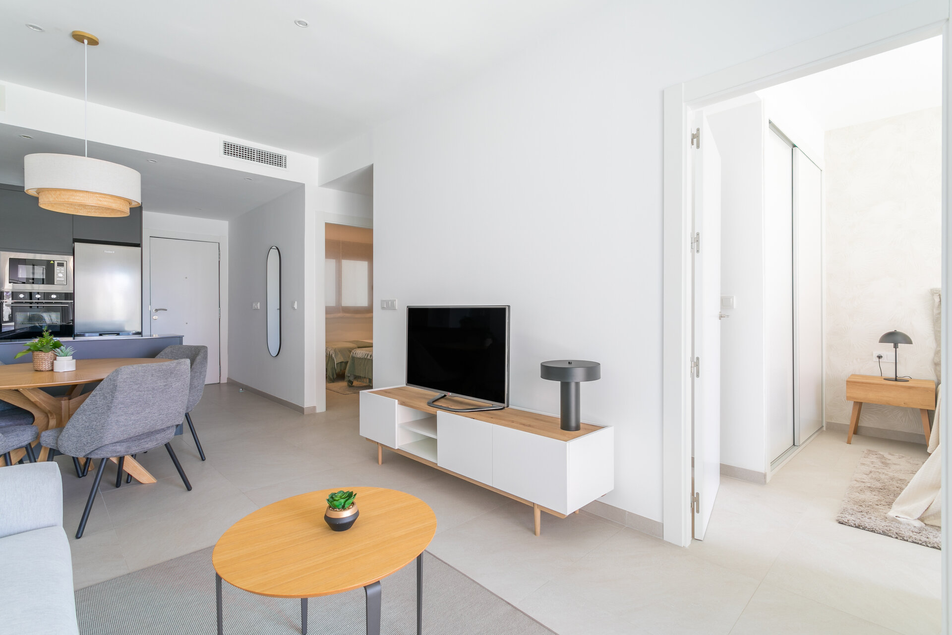 2-Bedroom Apartment in Torrevieja - Image 23