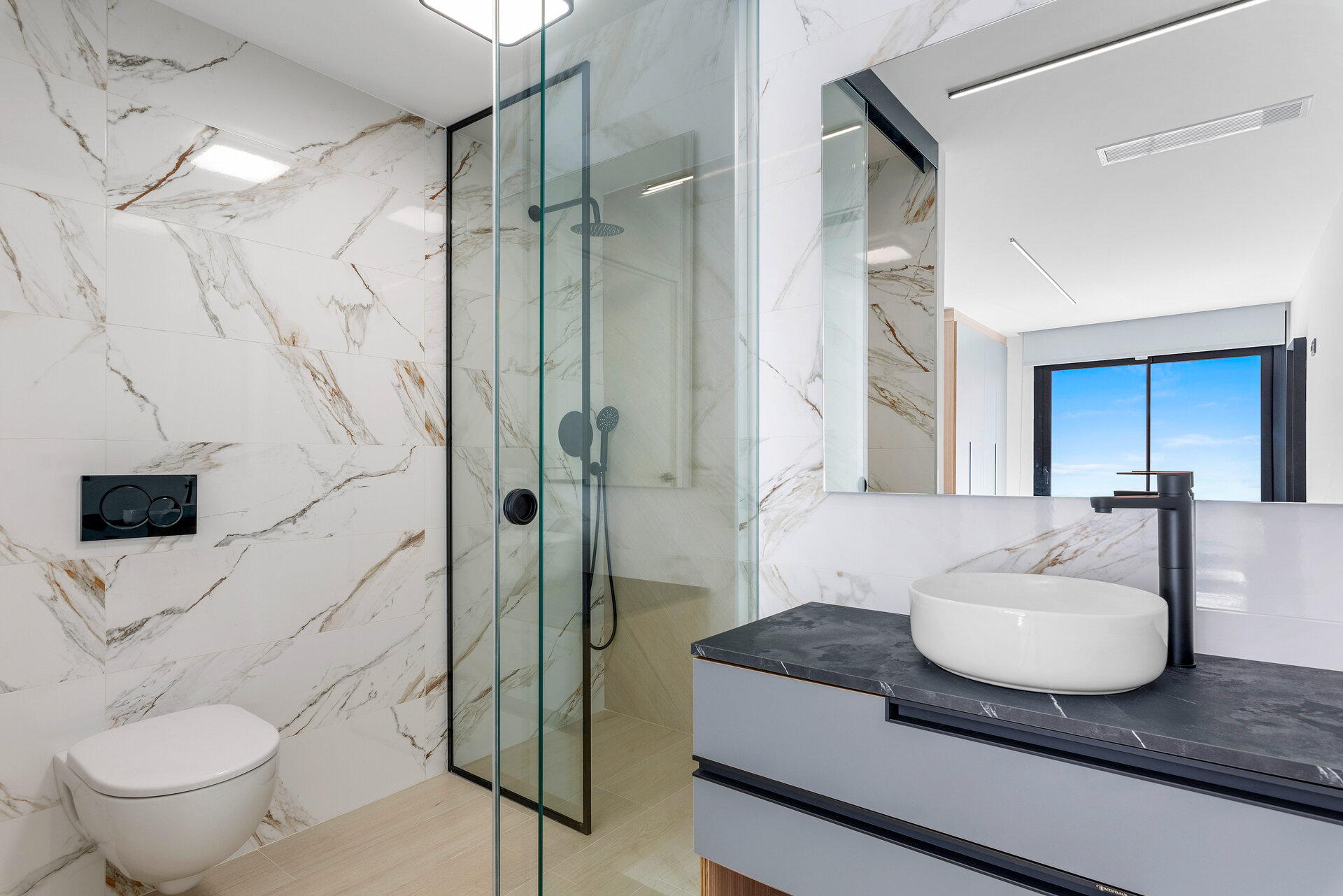 Benedenwoning met 3 Slaapkamers in Guardamar del Segura - Image 9