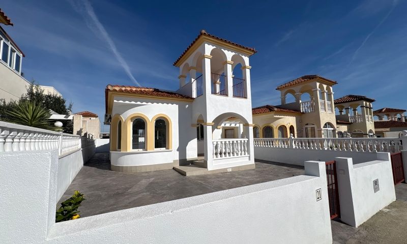 2-Bedroom Villa in Algorfa - Image 10