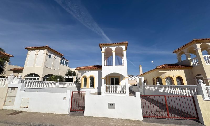 2-Bedroom Villa in Algorfa - Image 11