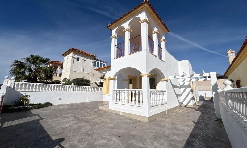 2-Bedroom Villa in Algorfa - Image 12