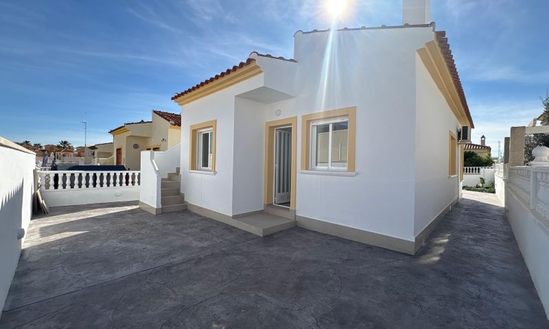 2-Bedroom Villa in Algorfa - Image 20