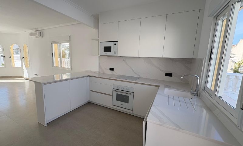 2-Bedroom Villa in Algorfa - Image 35