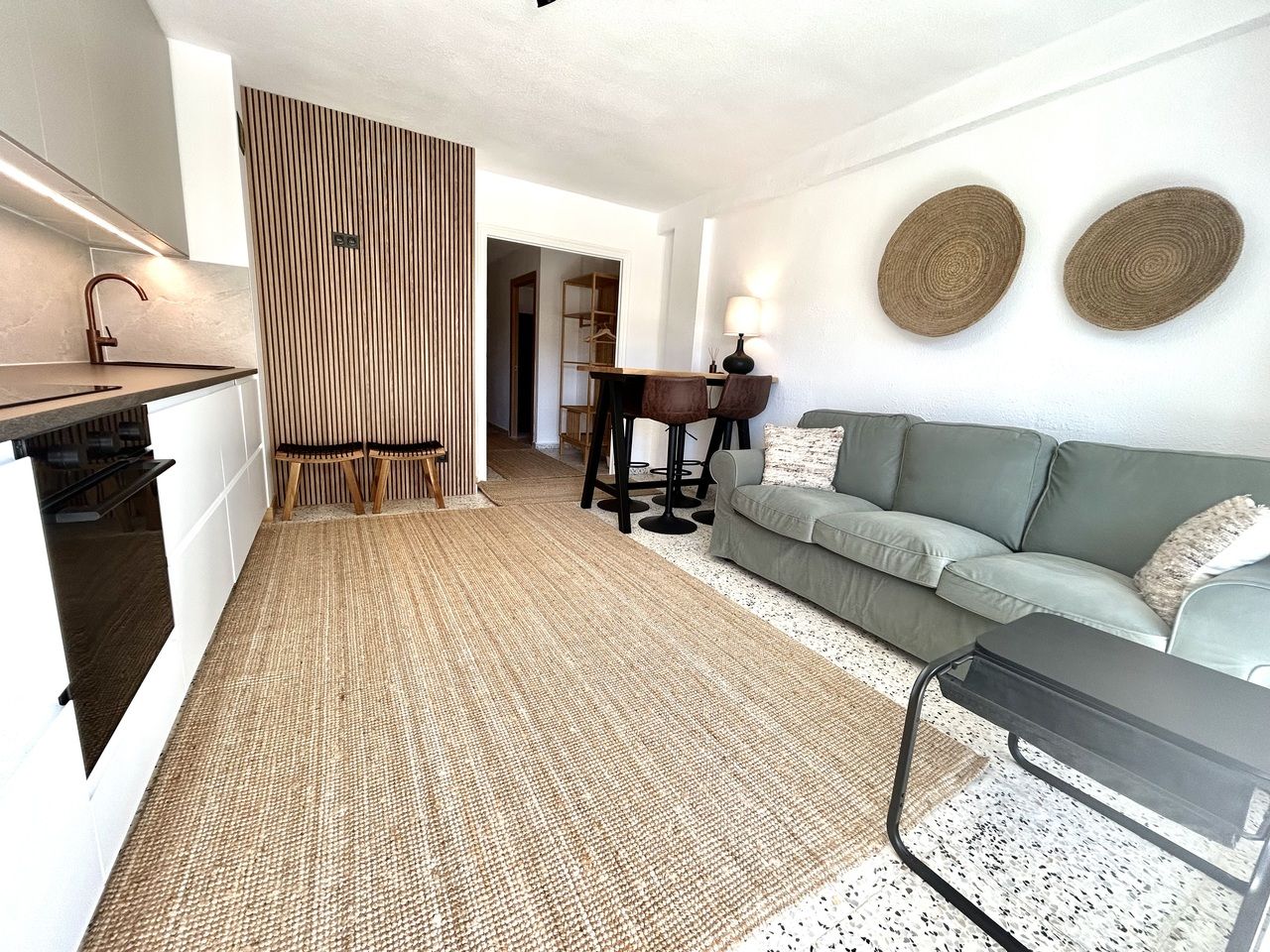 2-Bedroom Apartment in Guardamar del Segura - Image 3