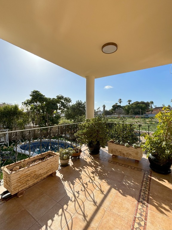 5-Bedroom Villa in Centro de la Ciudad Quesada, Rojales - Image 13