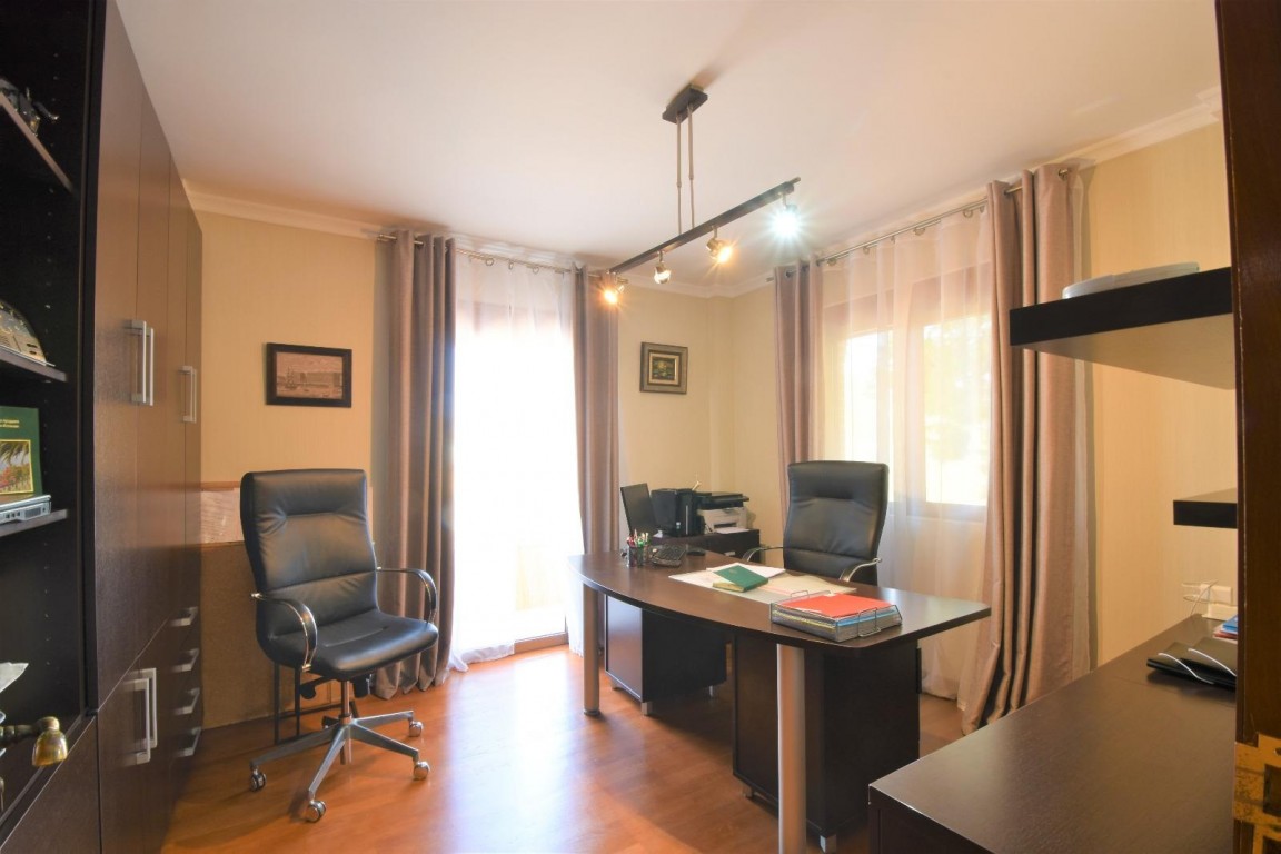 5-Bedroom Villa in Centro de la Ciudad Quesada, Rojales - Image 50