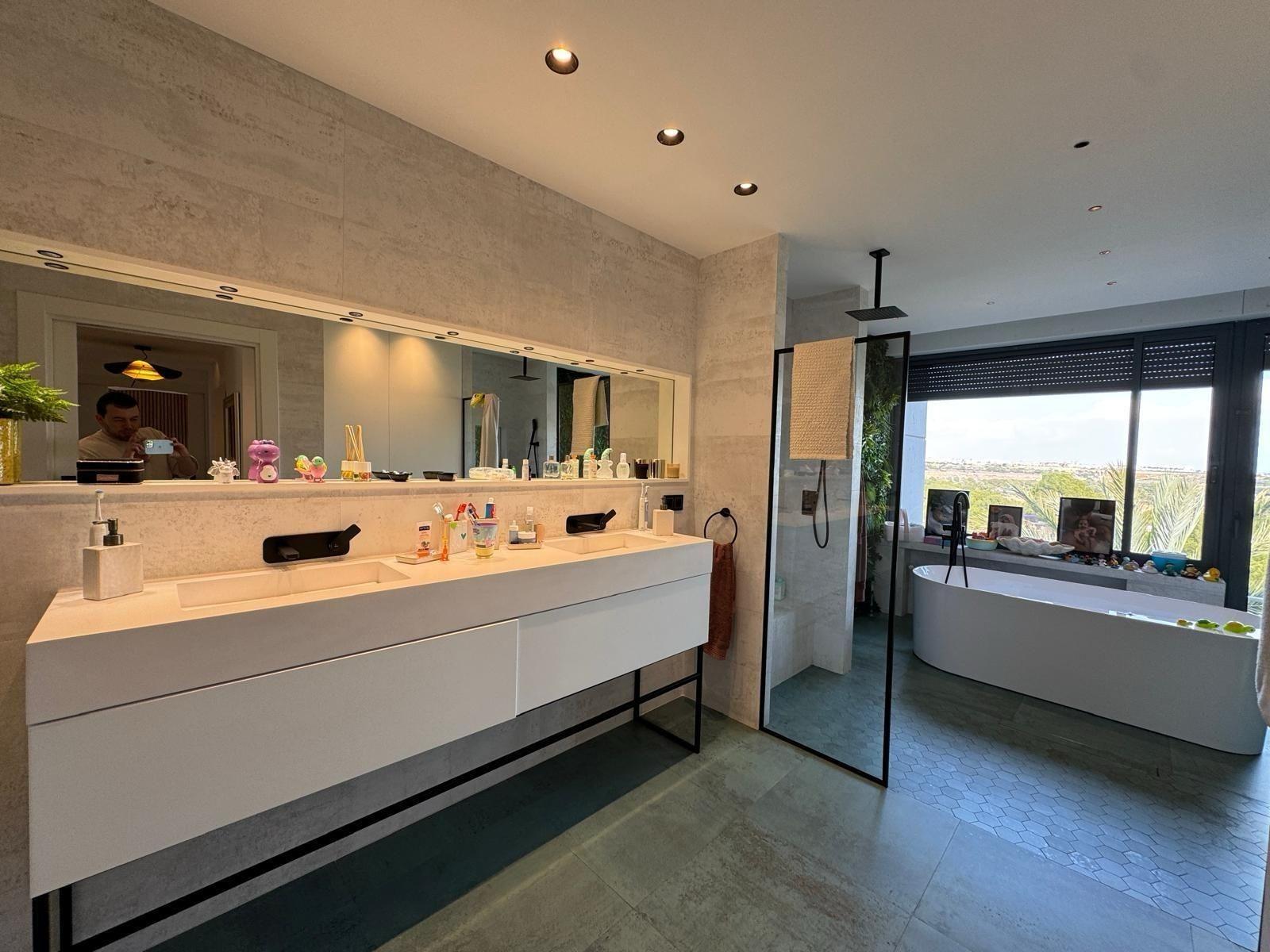 7-Bedroom Villa in Altos de Campoamor, Orihuela Costa - Image 48