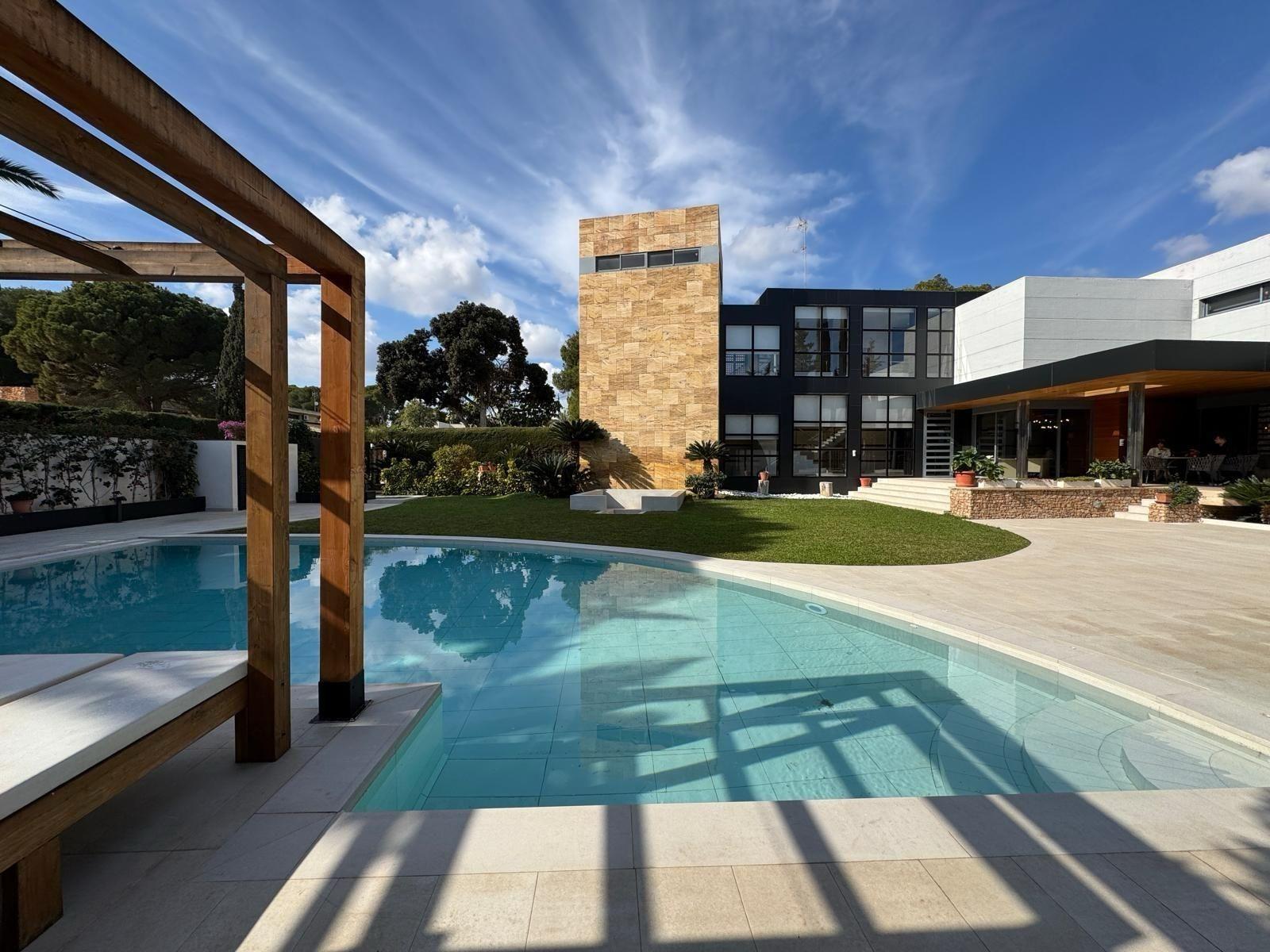 7-Bedroom Villa in Altos de Campoamor, Orihuela Costa - Image 6