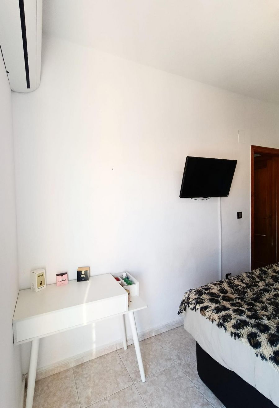 4-Bedroom House in Torretas, Torrevieja - Image 9