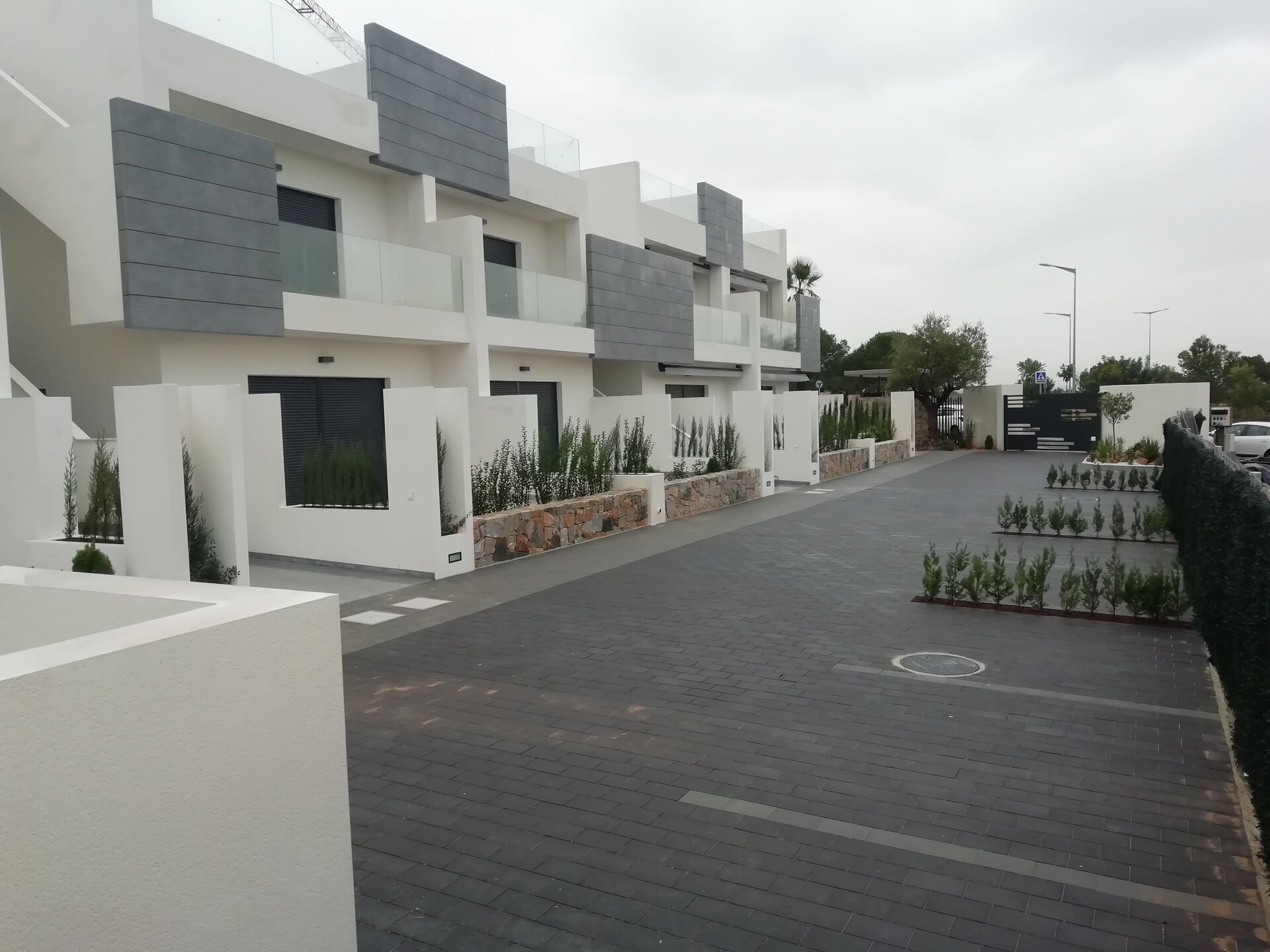 3-Bedroom Bungalow in Torrevieja - Image 13
