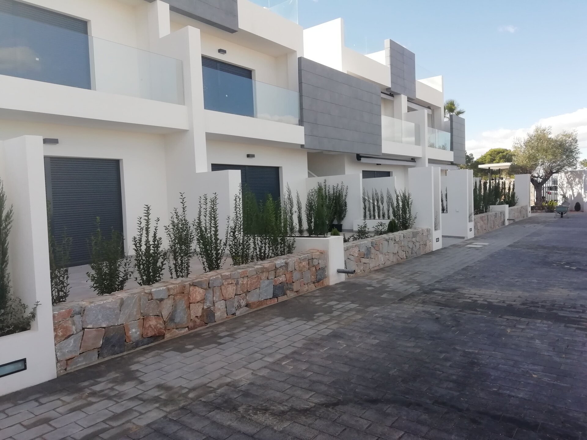 3-Bedroom Bungalow in Torrevieja - Image 2