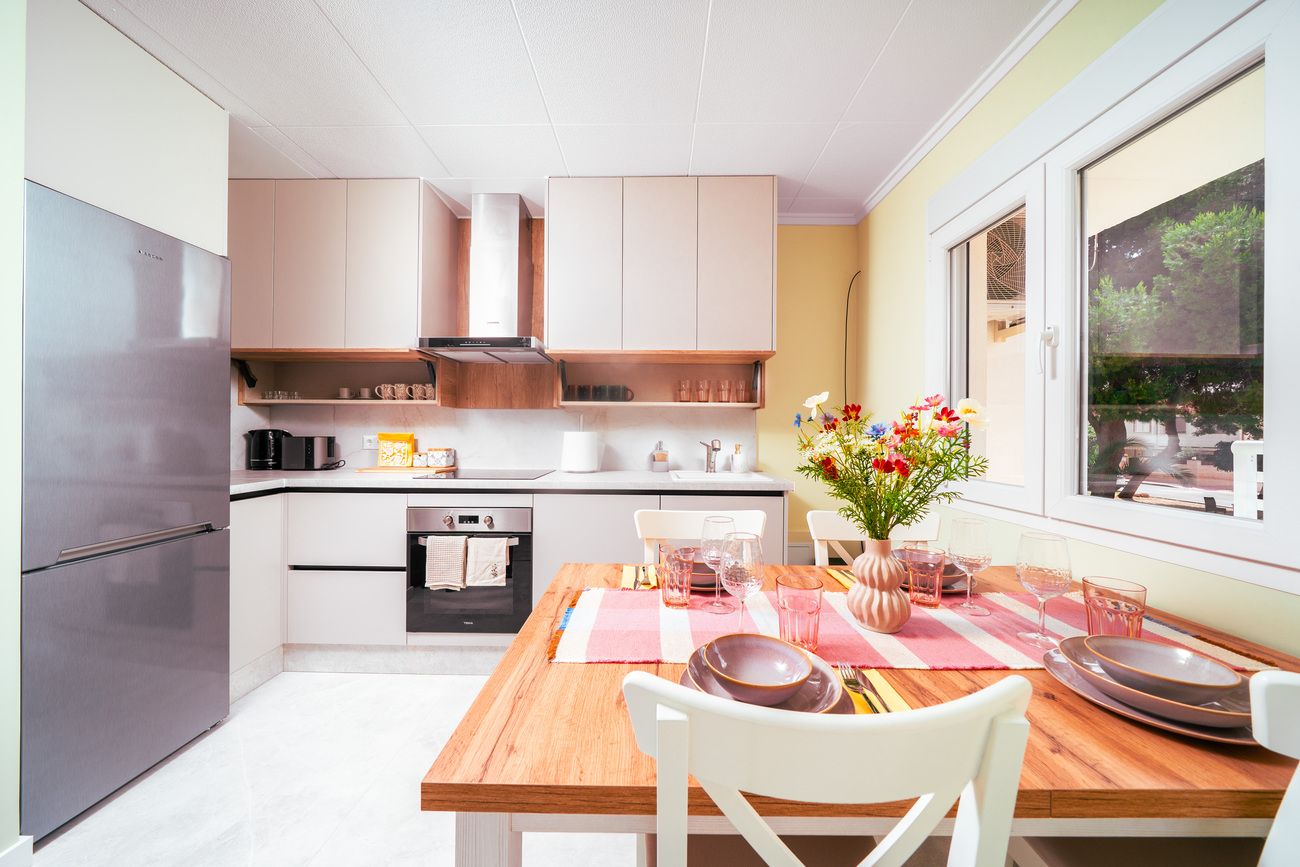 2-Bedroom Apartment in La Veleta, Torrevieja - Image 2