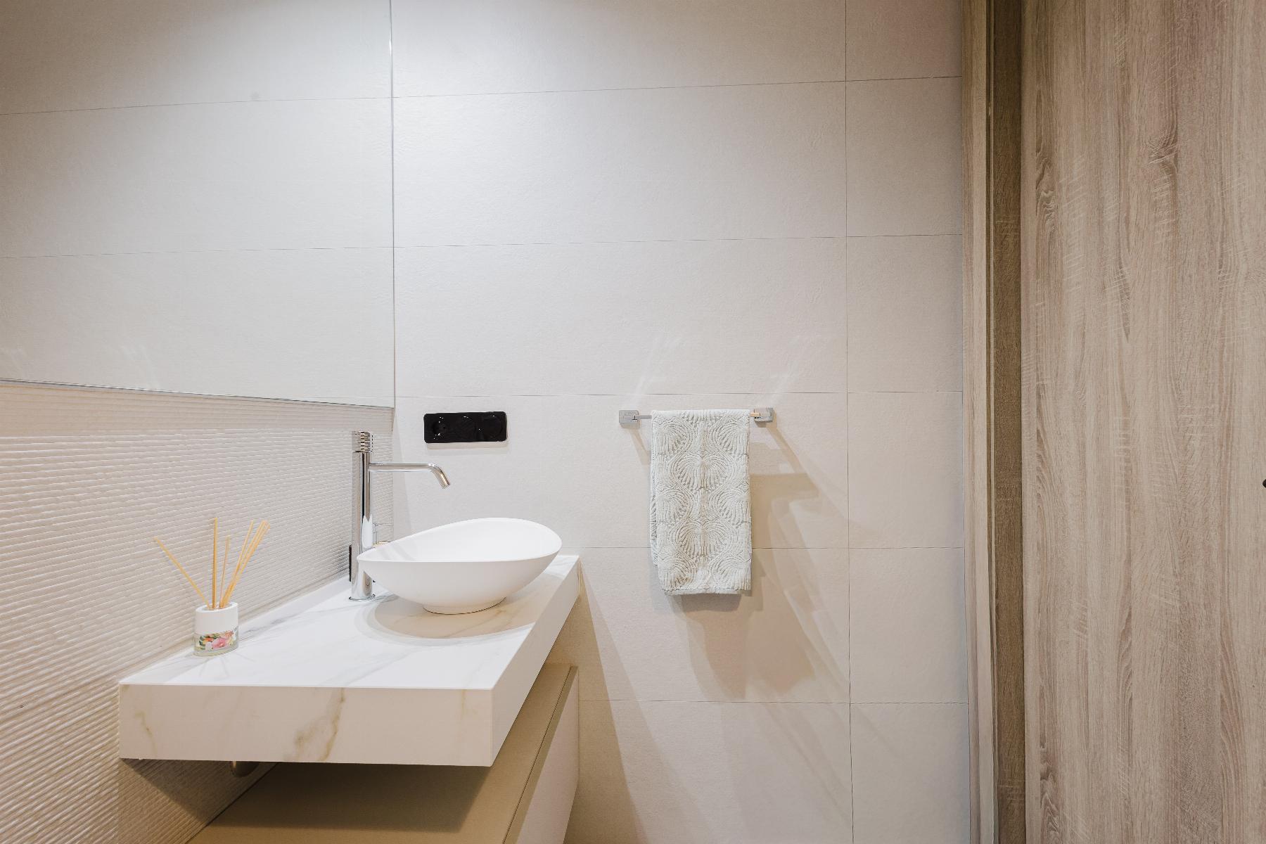 4-Bedroom Villa in Comunidad Valenciana, Algorfa - Image 23