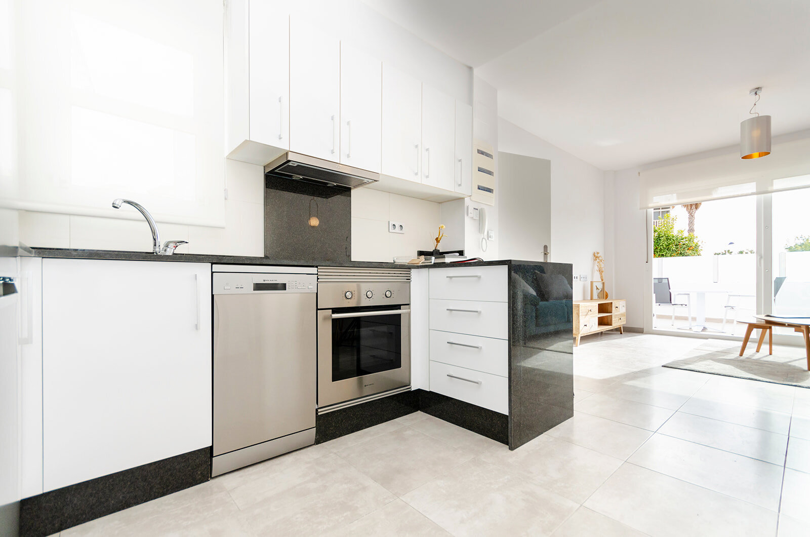 3-Bedroom Townhouse in Torrevieja - Image 12