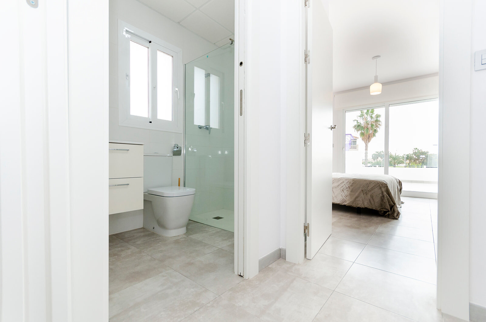 3-Bedroom Townhouse in Torrevieja - Image 2