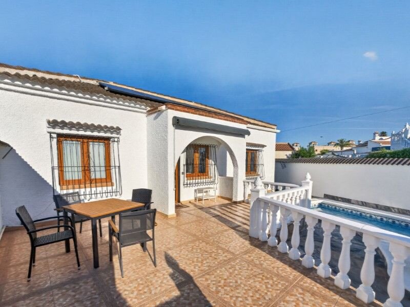 3-Bedroom Villa in La Siesta - El Salado - Torreta, Torrevieja - Image 4