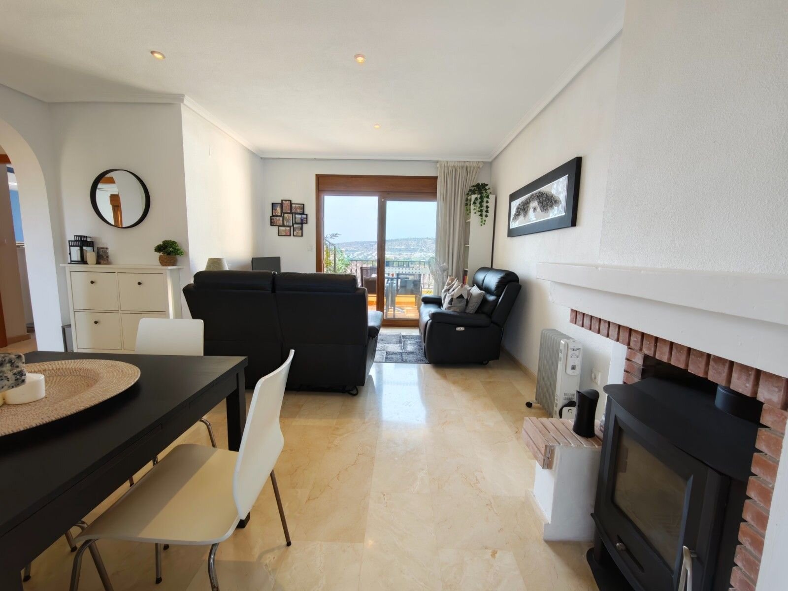 2-Bedroom Apartment in Comunidad Valenciana, Algorfa - Image 15