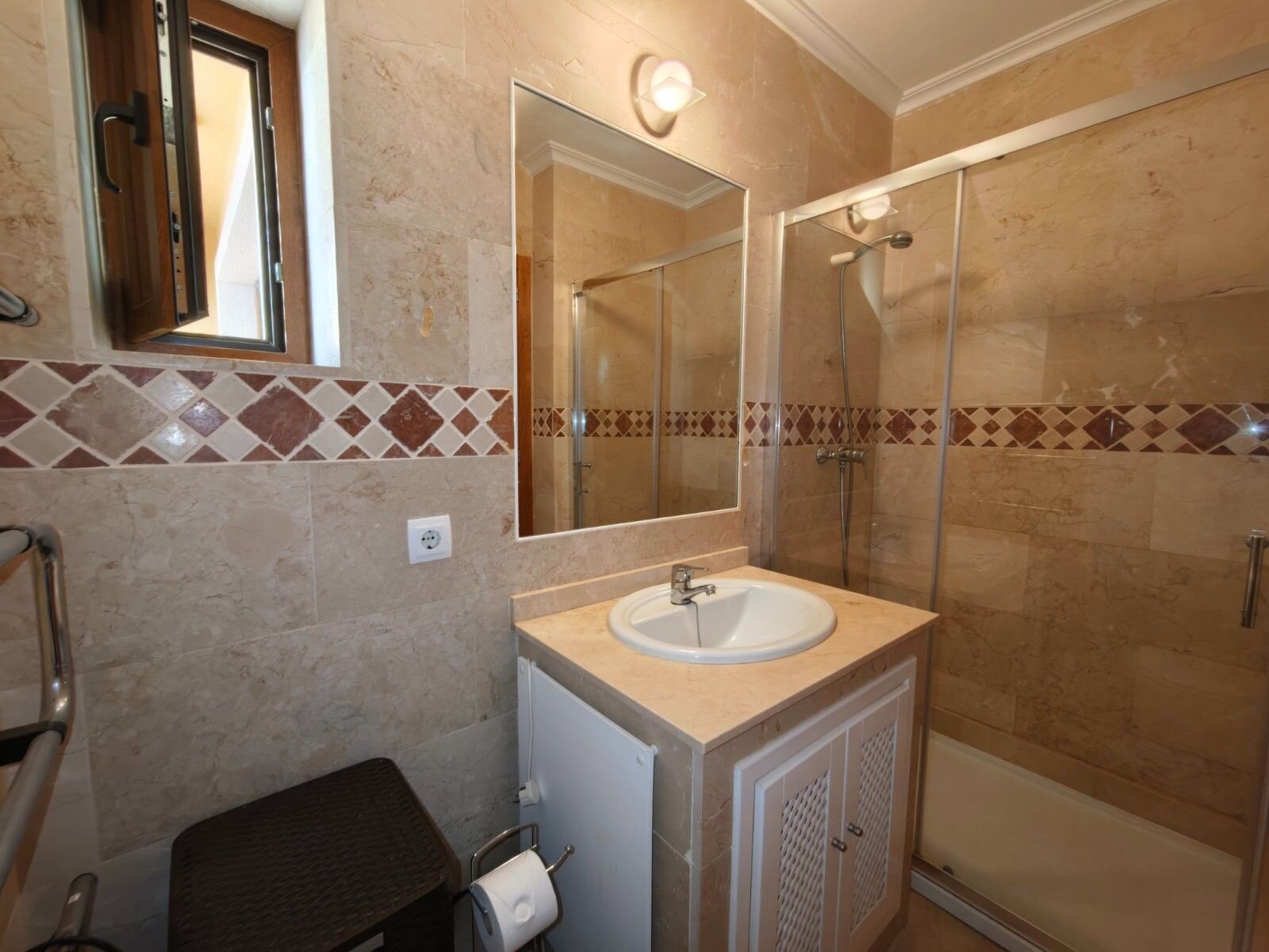 2-Bedroom Apartment in Comunidad Valenciana, Algorfa - Image 35
