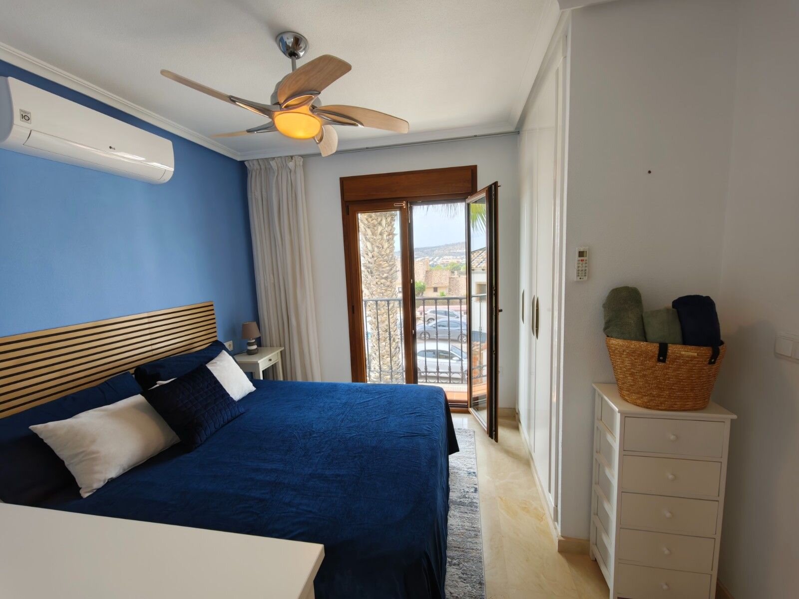2-Bedroom Apartment in Comunidad Valenciana, Algorfa - Image 40