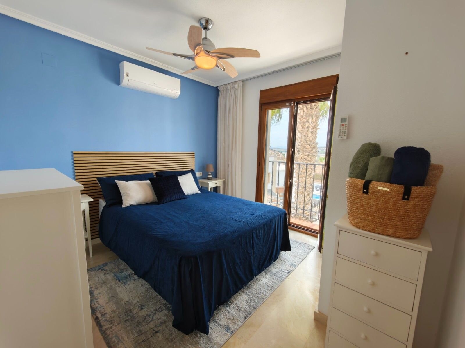 2-Bedroom Apartment in Comunidad Valenciana, Algorfa - Image 5