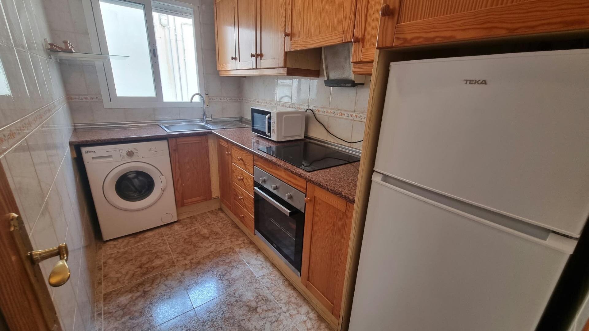 2-Bedroom Penthouse in Centro, Torrevieja - Image 3
