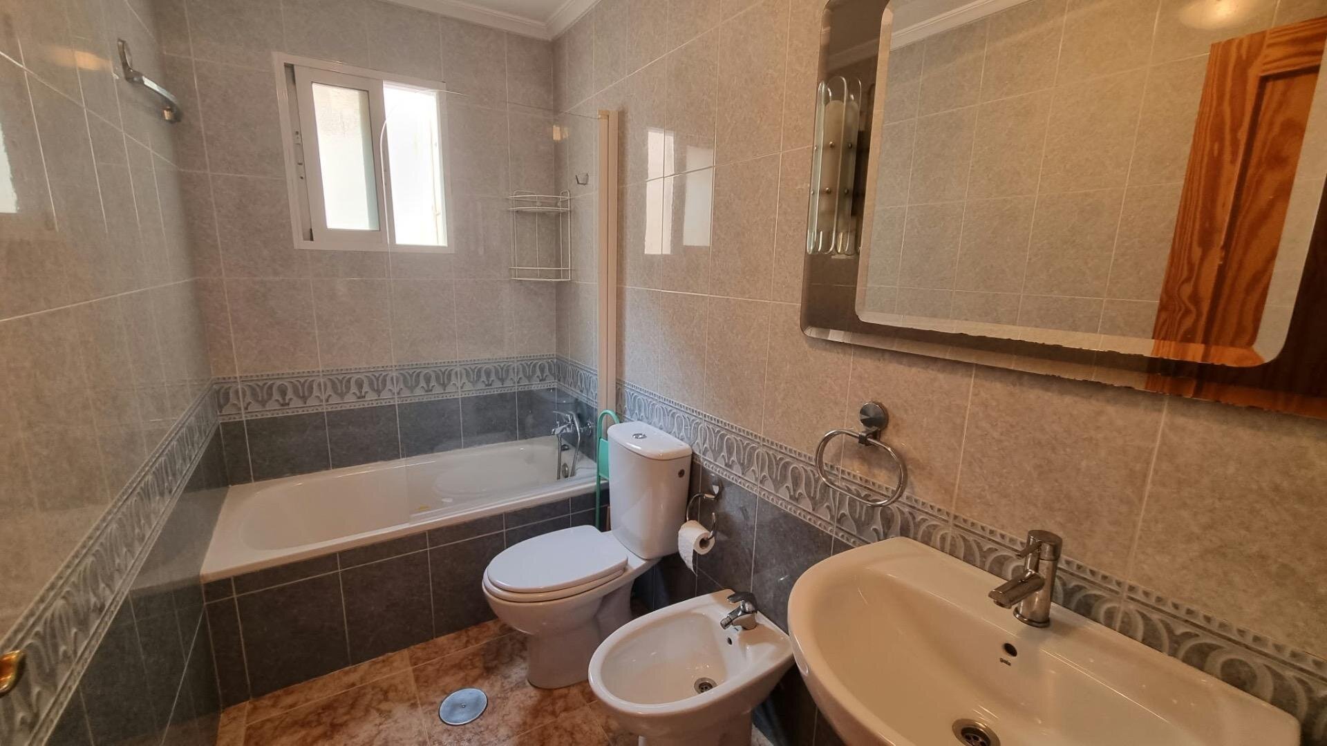 2-Bedroom Penthouse in Centro, Torrevieja - Image 6