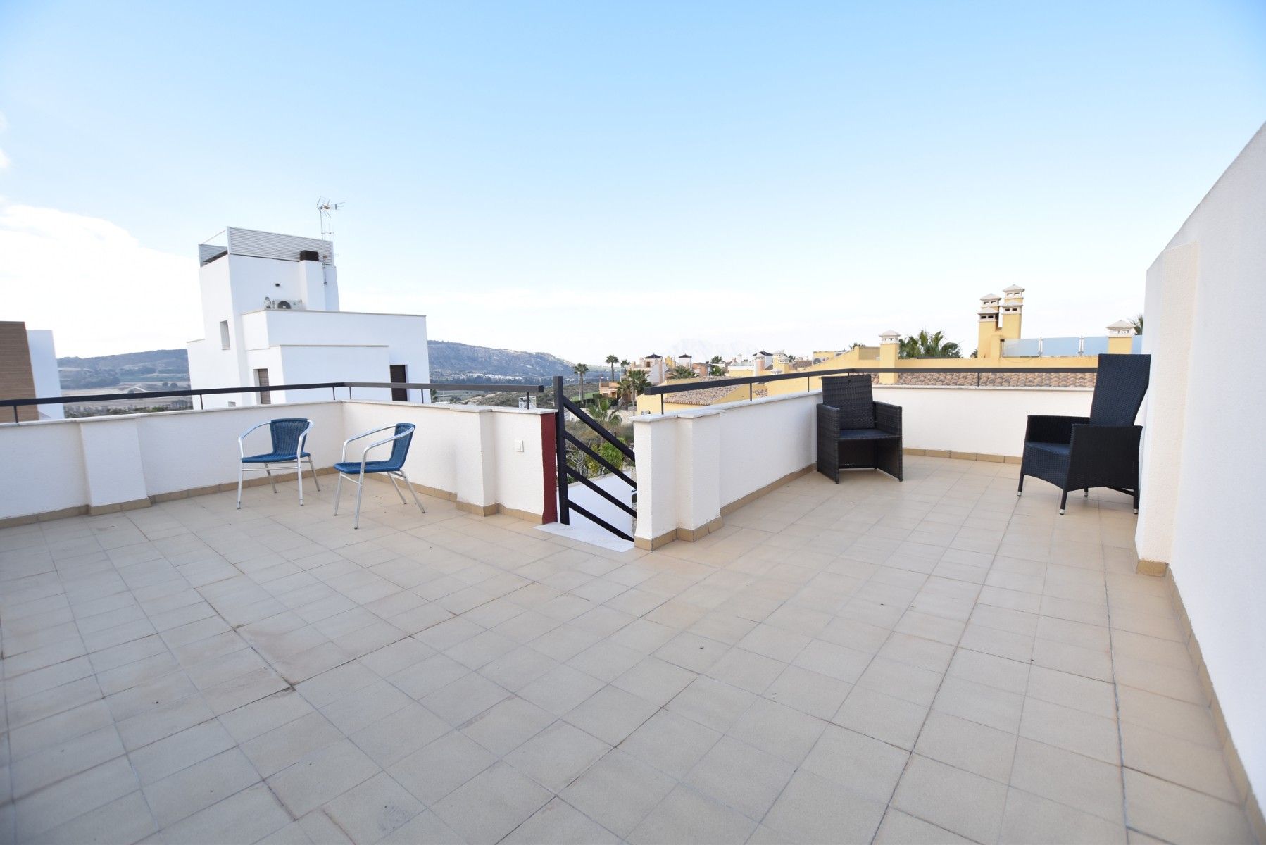 3-Bedroom Villa in Comunidad Valenciana, Algorfa - Image 24