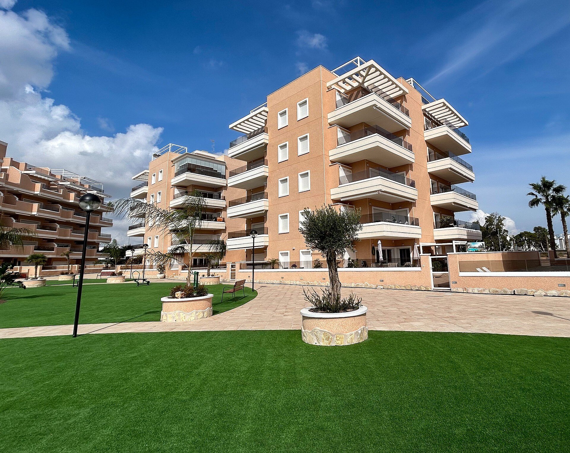 3-Bedroom Apartment in Guardamar del Segura - Image 2