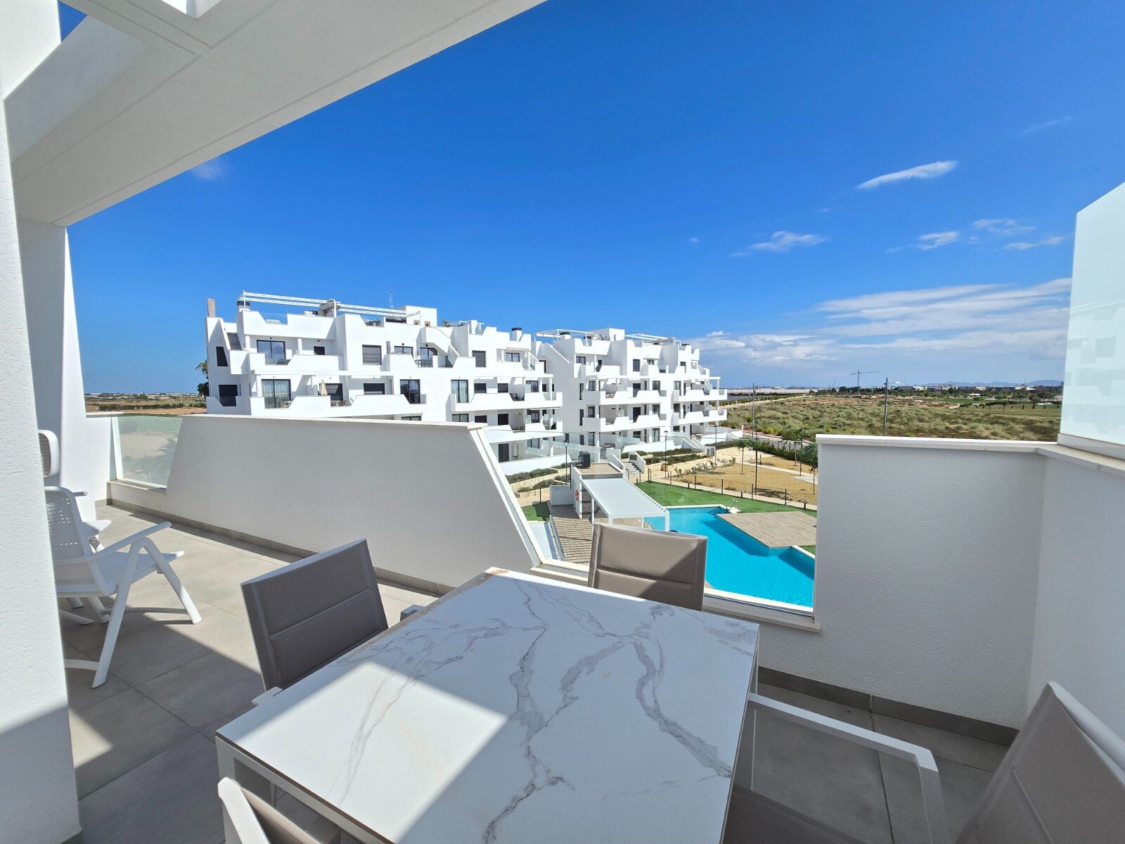 2-Bedroom Apartment in Los Alcázares - Image 16