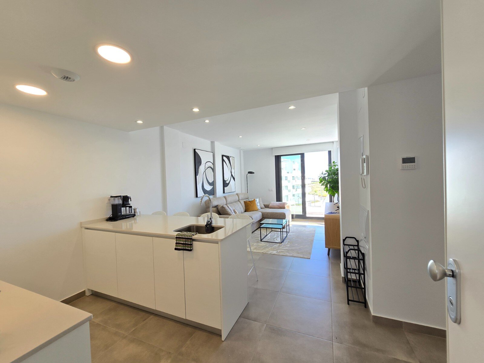 2-Bedroom Apartment in Los Alcázares - Image 5