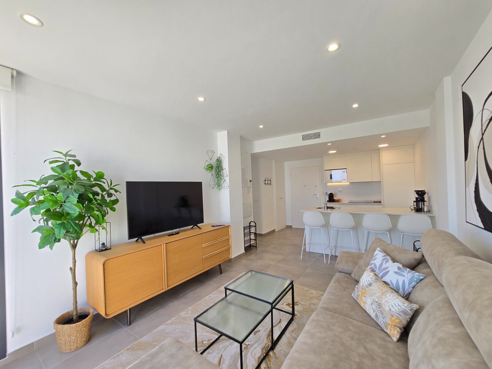 2-Bedroom Apartment in Los Alcázares - Image 9