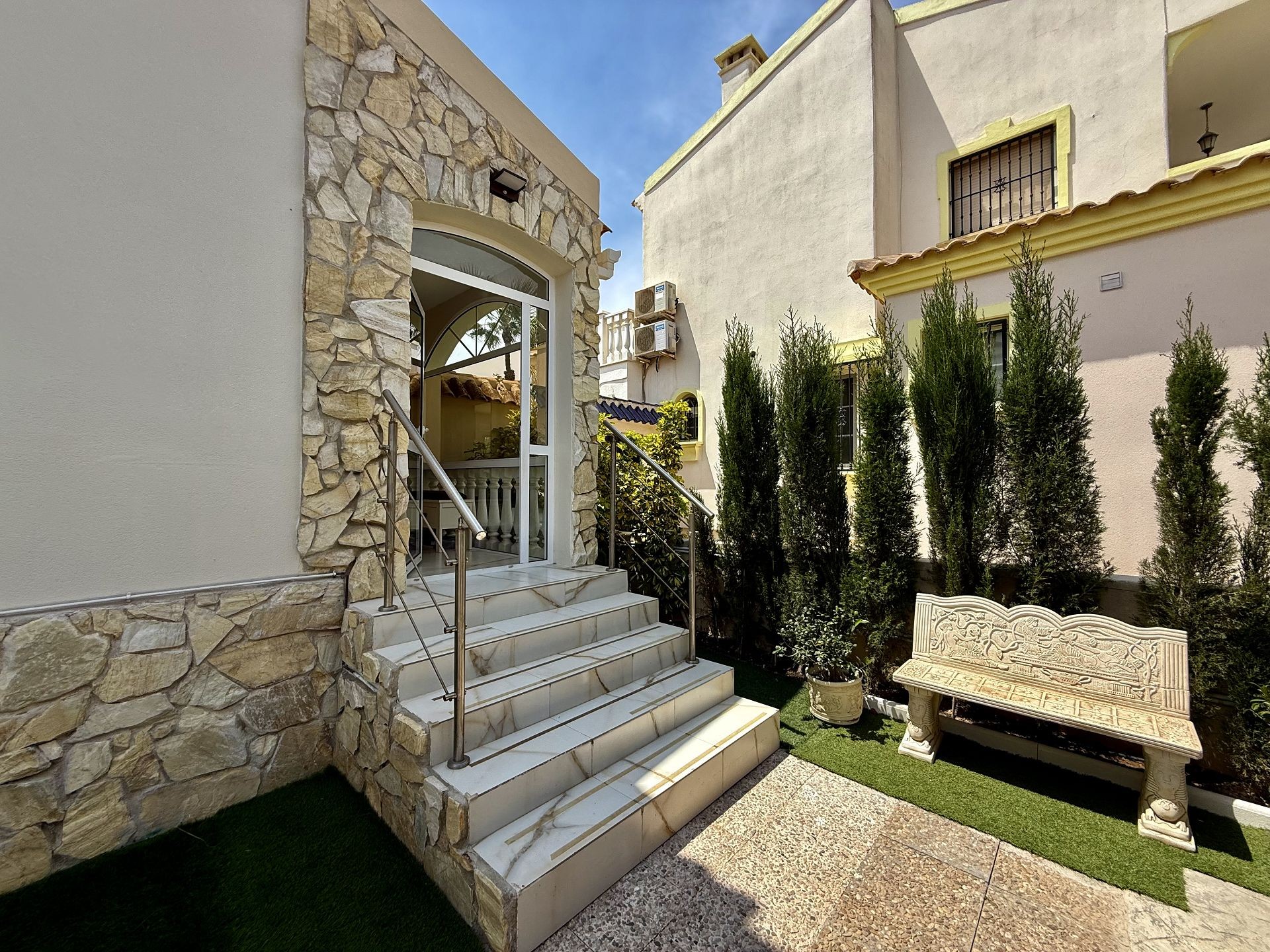 Villa met 4 Slaapkamers in Orihuela Costa - Image 38