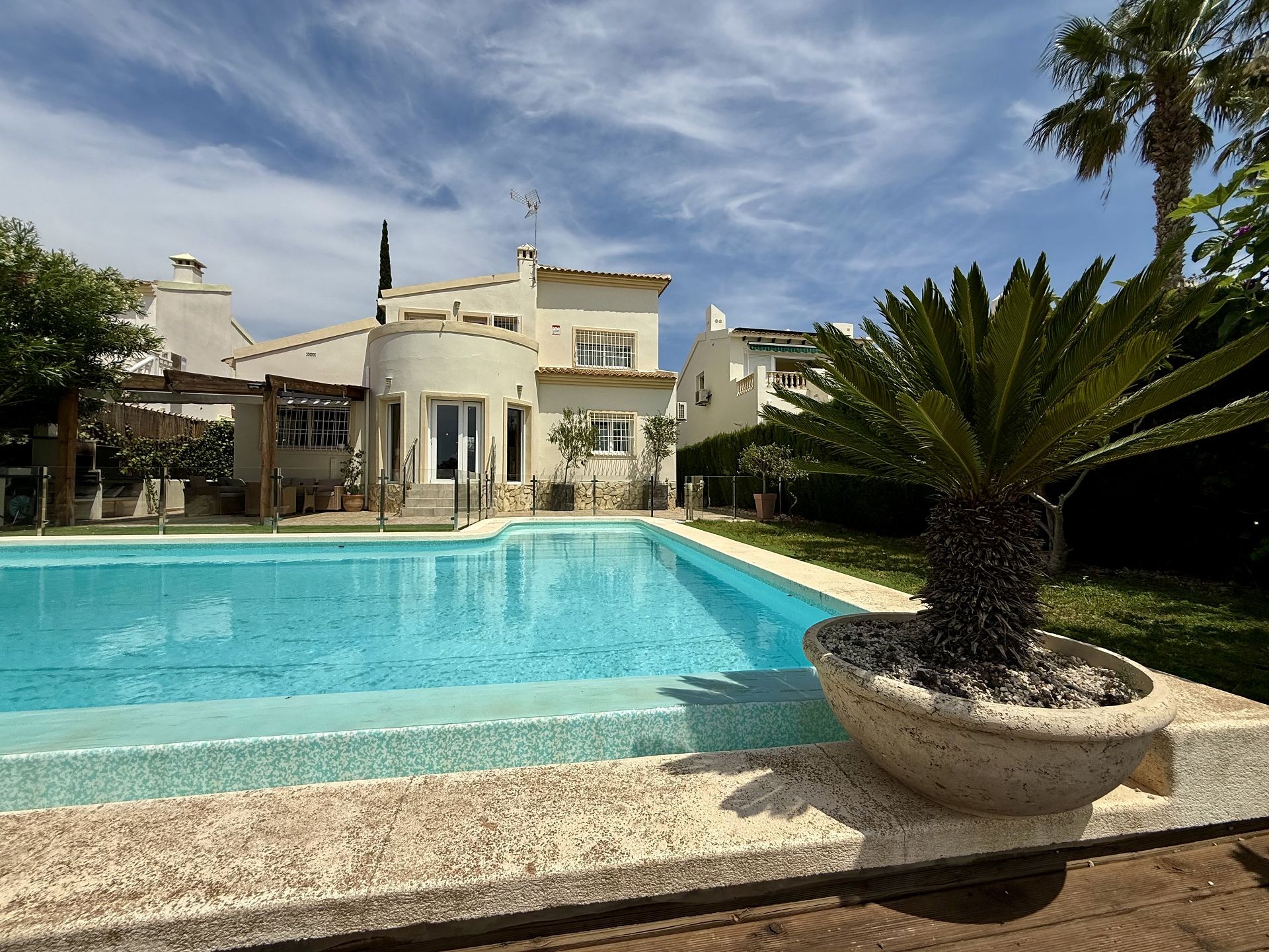 Villa met 4 Slaapkamers in Orihuela Costa - Image 50