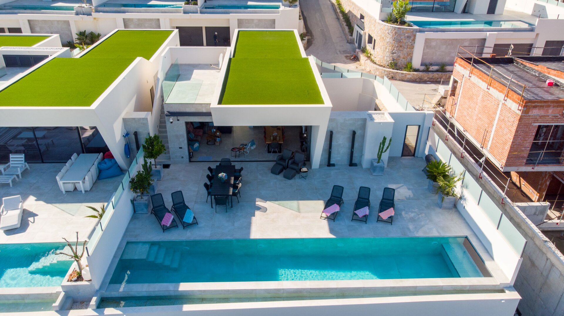 4-Bedroom Villa in Rojales - Image 2