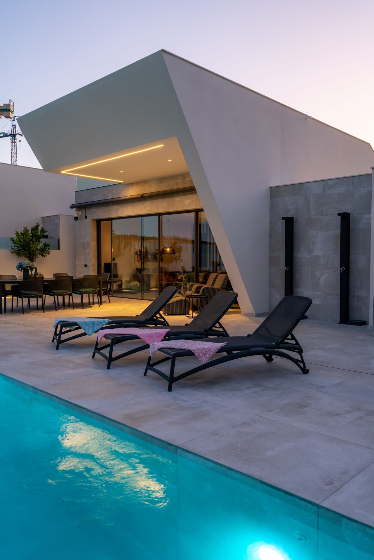 4-Bedroom Villa in Rojales - Image 3