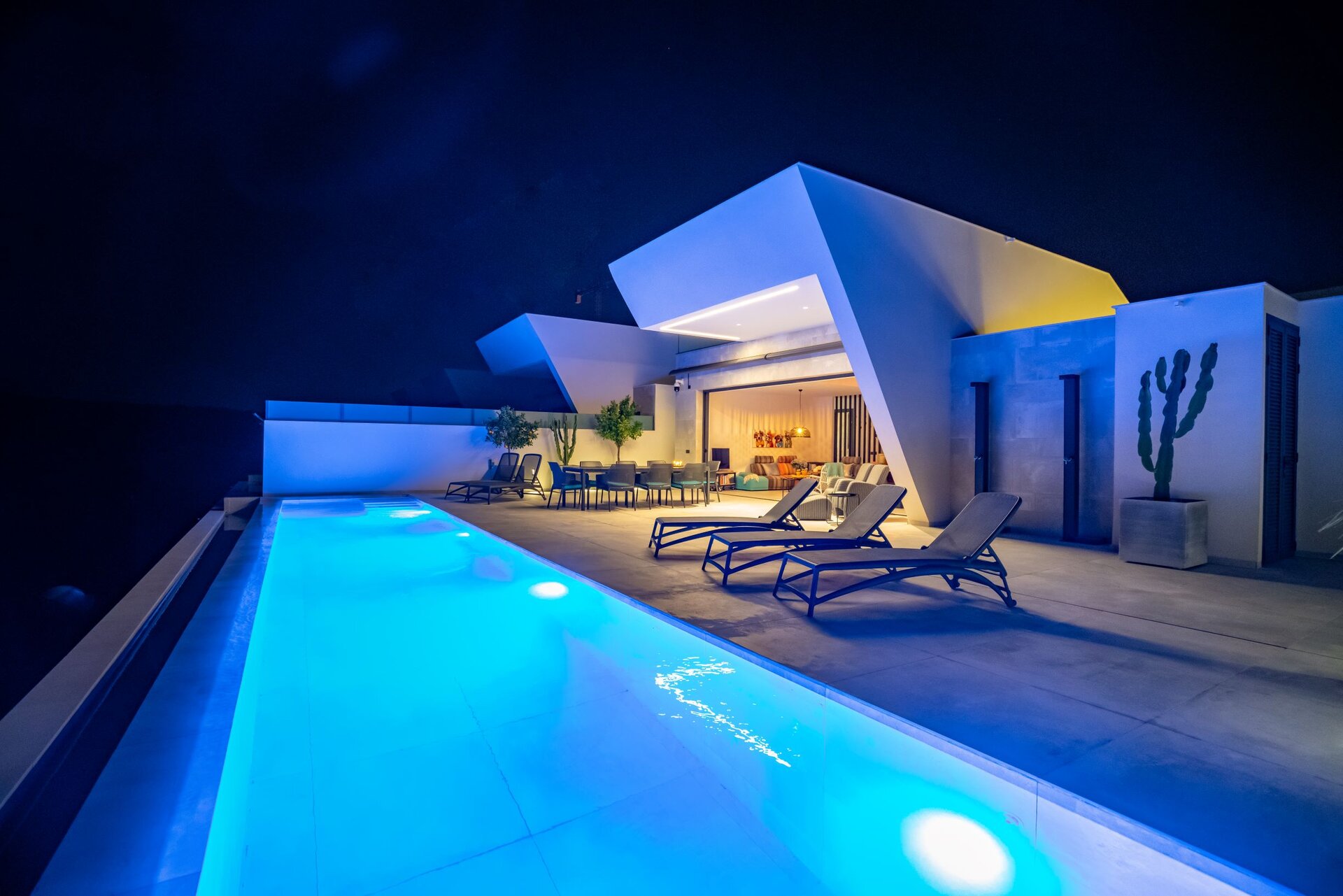4-Bedroom Villa in Rojales - Image 7