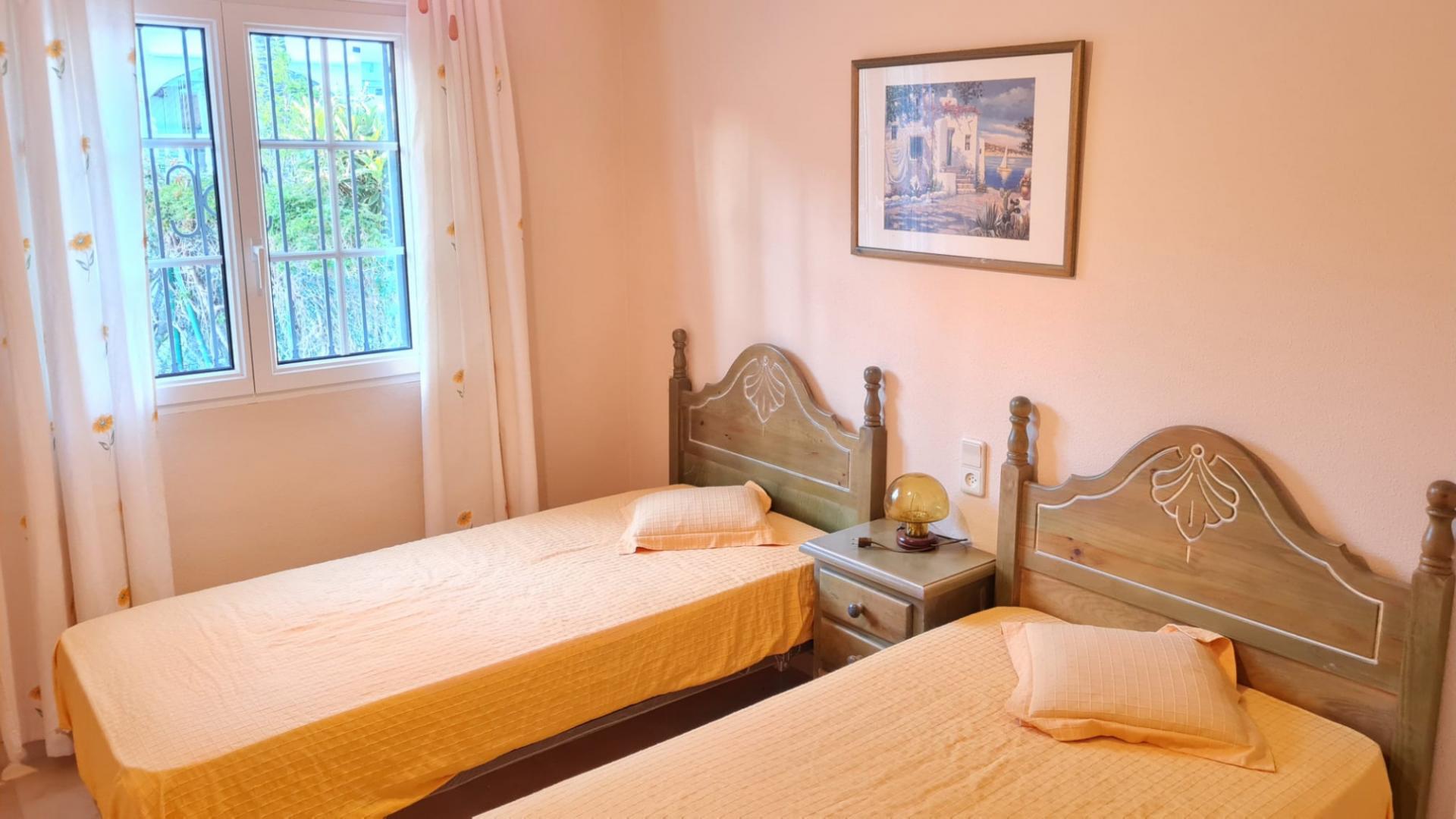 2-Bedroom Bungalow in Villamartín-las Filipinas, Orihuela Costa - Image 11