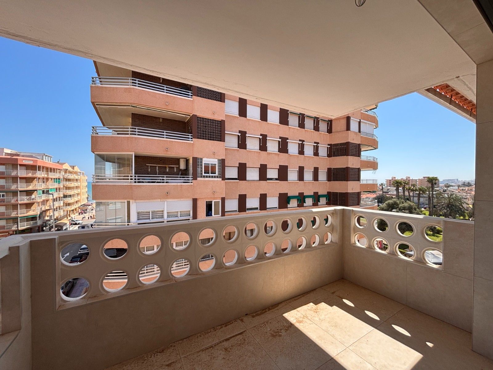 3-Bedroom Apartment in La Mata Pueblo, Torrevieja - Image 10
