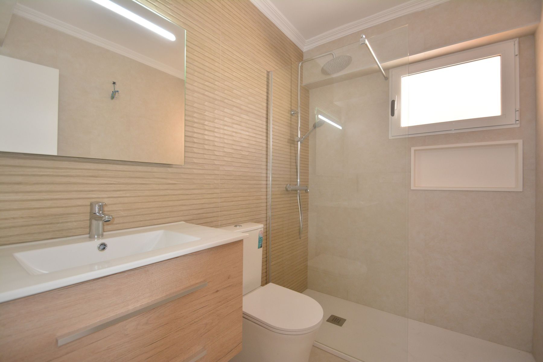 3-Bedroom Apartment in La Mata Pueblo, Torrevieja - Image 16