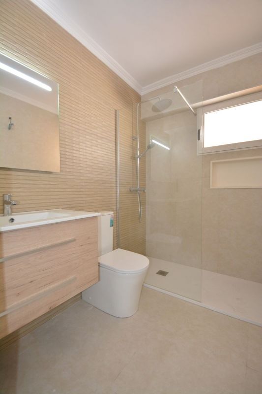 3-Bedroom Apartment in La Mata Pueblo, Torrevieja - Image 17