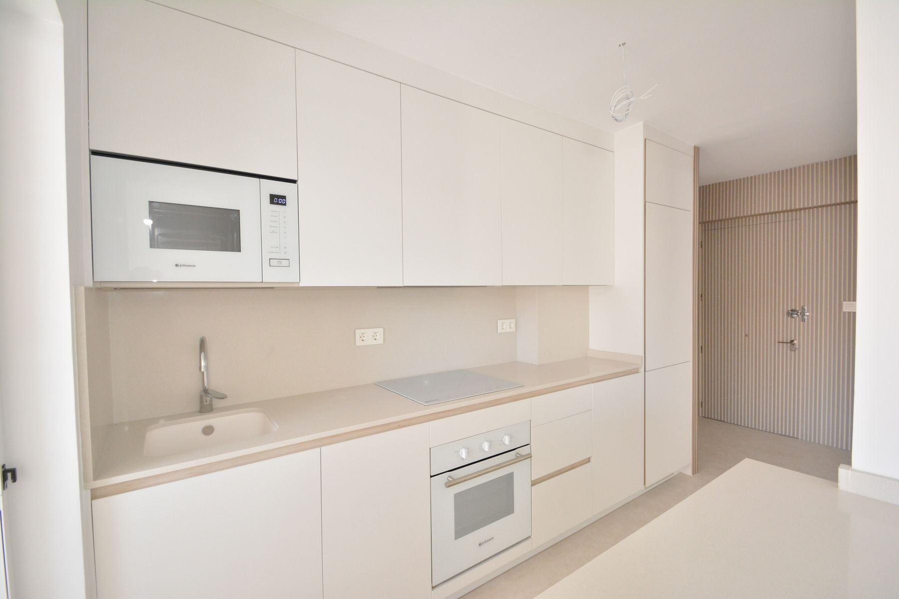 3-Bedroom Apartment in La Mata Pueblo, Torrevieja - Image 4