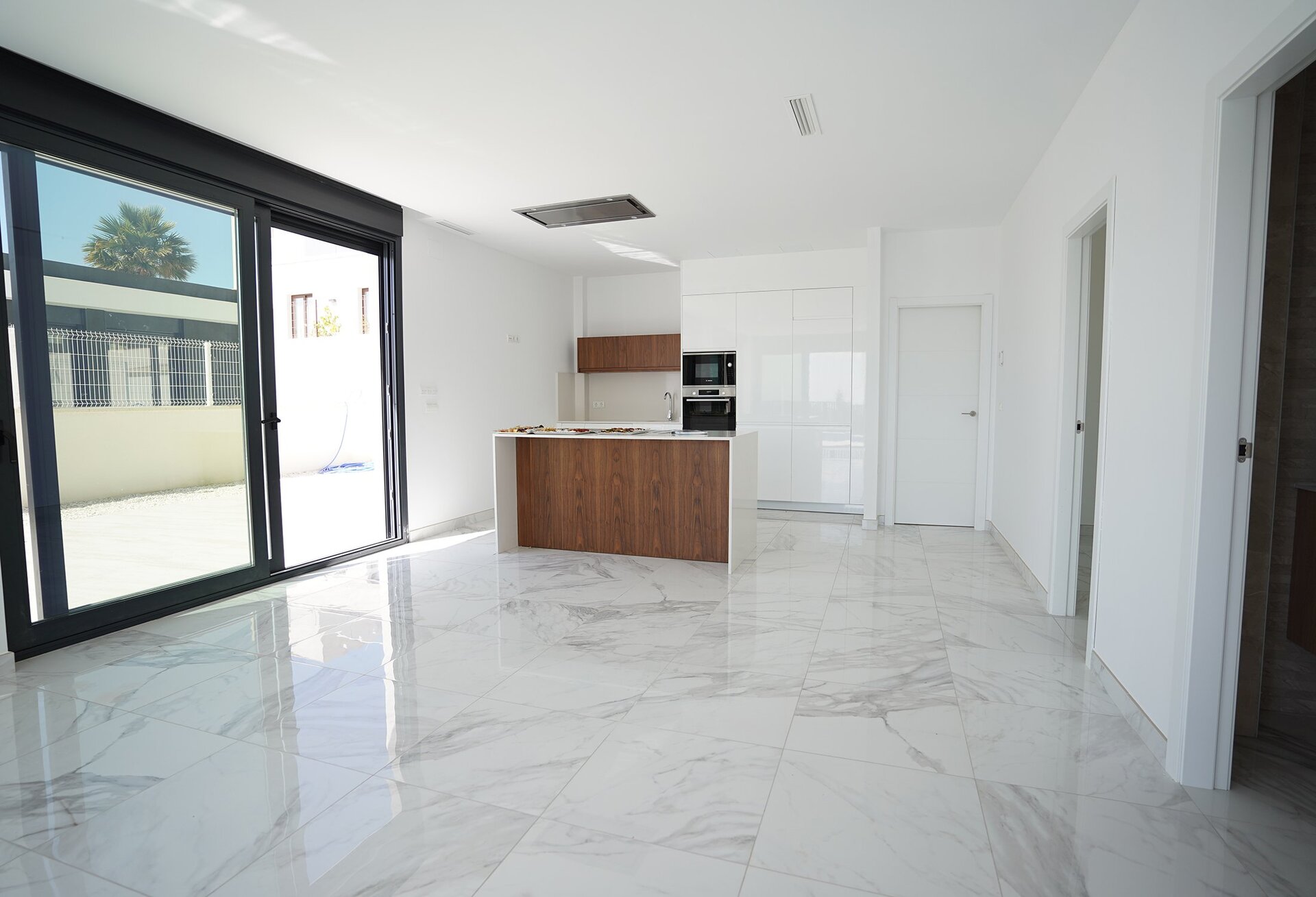 3-Bedroom Detached House in Polop - Image 8
