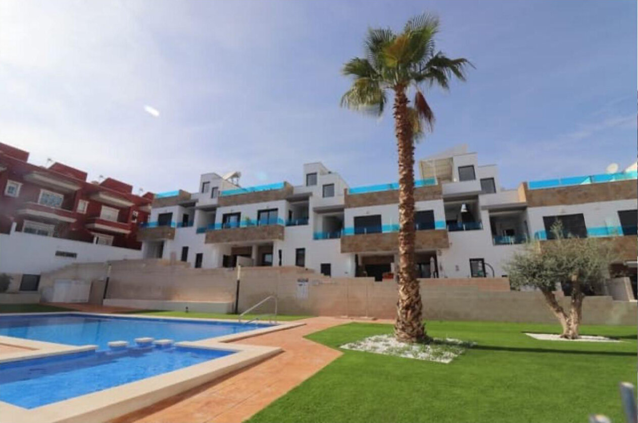 2-Bedroom Townhouse in Bigastro - Image 10