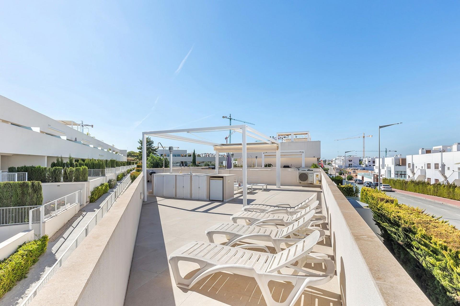 2-Bedroom Apartment in Los Balcones, Torrevieja - Image 10
